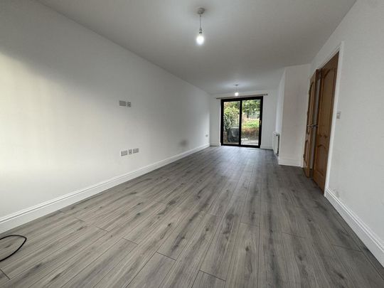 4 bedroom terraced house to rent - Photo 1