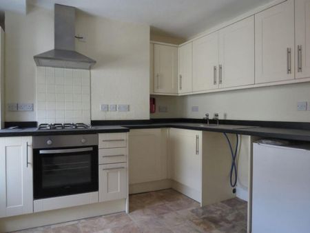 2 bedroom flat to rent - Photo 4