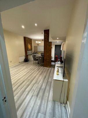 1 Bed Flat, Bowes Road, N13 - Photo 1