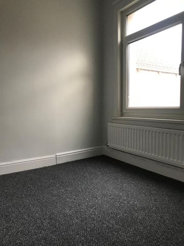 4 bedroom terraced house to rent - Photo 3