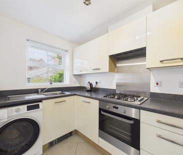 2 BED Semi-detached house To rent - Photo 5