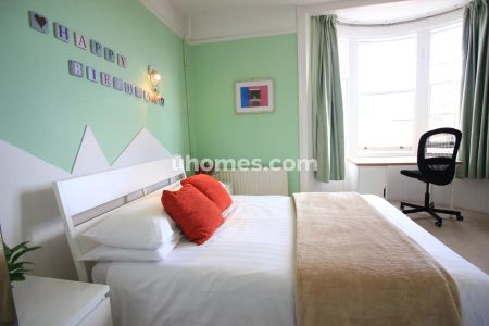 Room 3 - Photo 4