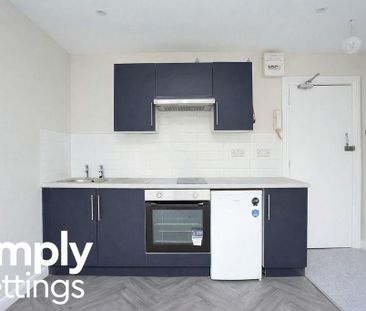 Studio to rent - Photo 1