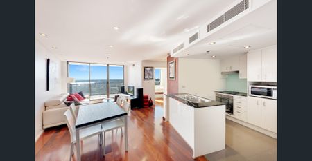 Spectacular Harbour views from one-bedroom apartment situated on the 10th floor of the "Eclipse" building. - Photo 2