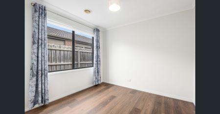 SPACIOUS, LIGHT & BRIGHT HOME! - Photo 3