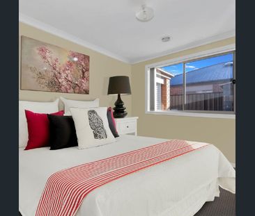 Spacious Four-Bedroom Family Home in Tarneit With SOLAR - Photo 6