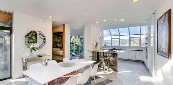 Simply Stunning - Photo 2