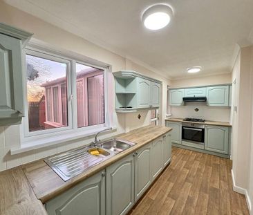 2 bedroom semi-detached house to rent - Photo 4