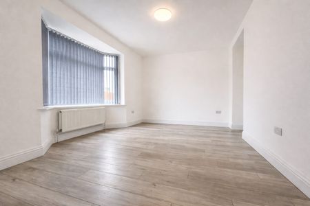 1 Bedroom Flat To Let - HP11 (Bills Included) - Photo 3