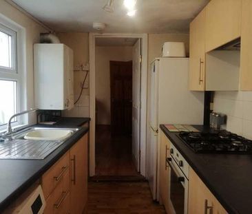 4 bedroom terraced house to rent - Photo 2