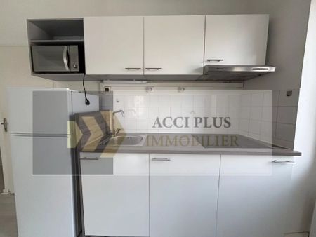 Location Appartement 2 pièces 49m² NIMES 30000 - Photo 4