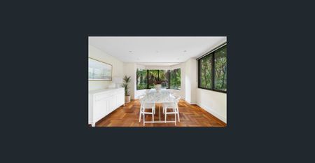 Family Home with Breathtaking Harbour Views - Photo 3