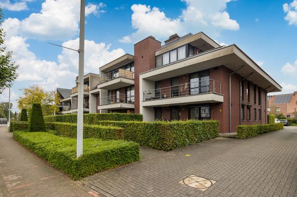 Gelijkvloers appartement (66m²) met tuintje en parking - Photo 1