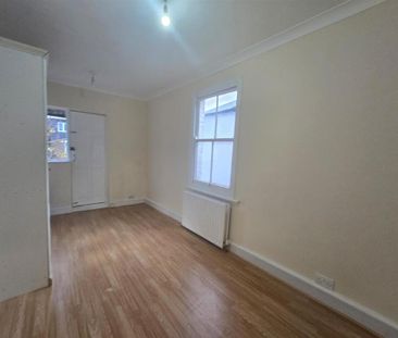 3 bedroom house to rent - Photo 2