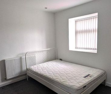 4 bedroom terraced house to rent - Photo 5