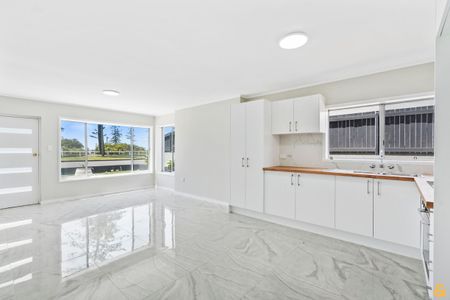 19B Waterloo Esplanade, Wynnum, QLD 4178 - Photo 5