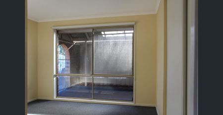 FAMILY HOME WITH LARGE YARD - Photo 3