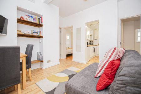 2 bedroom Flat To Let - Photo 2