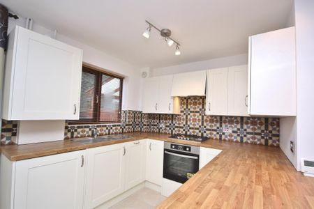 Barnwood Close, Guildford, Surrey, GU2 8GG - Photo 3