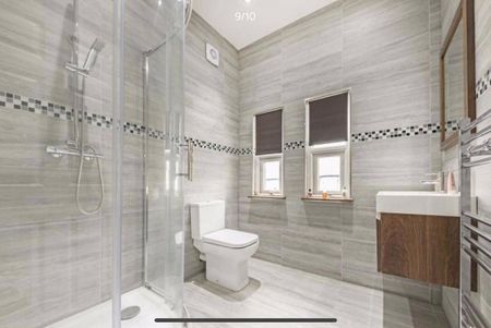 6 bedroom detached house to rent - Photo 4