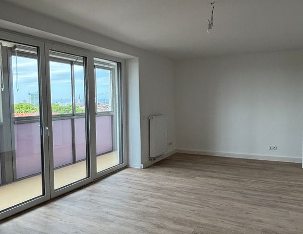 Komfortabel & zentral: Barrierefreie und modernisierte 1-Zimmer-Wohnung im Hochhaus! - Photo 1