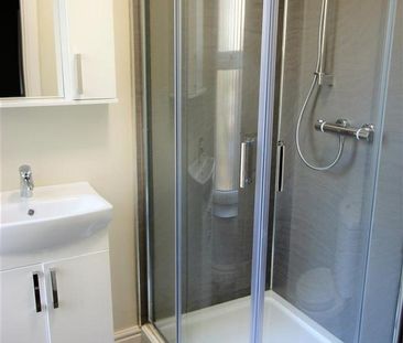 3 bedroom private hall to rent - Photo 6