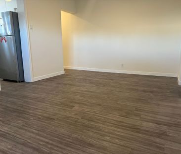 For Lease - 1 Ranstone Gardens Unit# 2, Toronto, Ontario - Photo 3