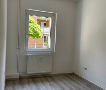 3-Zimmer-Erdgeschosswohnung mit Balkon - Photo 2