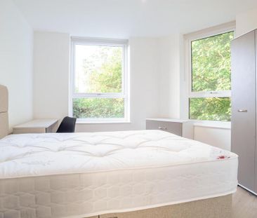 6 bedroom flat to rent - Photo 2