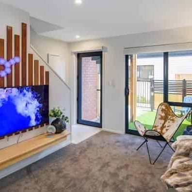 Modern 2-Bedroom Townhouse - Photo 1
