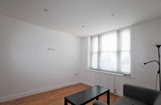 Carfax, Horsham, RH12 - Photo 1