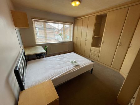 Farndale Avenue, Osbaldwick - P10624 - Photo 4