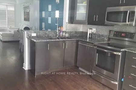 Condo Townhouse For Lease | W9232889 - Photo 1