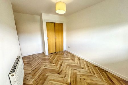 2 Bed, Flat - Photo 3