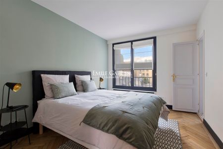 PARIS 8EME ARRONDISSEMENT - AVENUE MONTAIGNE- 3 CHAMBRES- 150m² - Photo 4