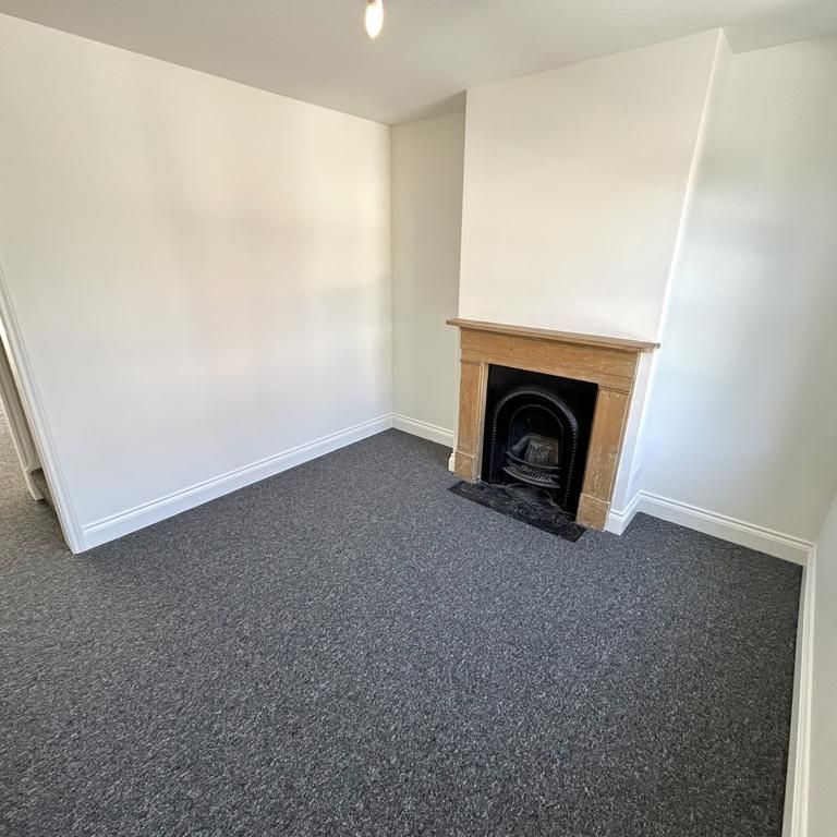 2 bedroom semi-detached house to rent - Photo 1