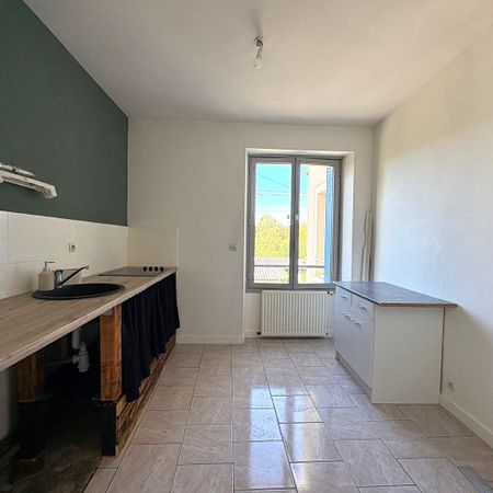 Location Appartement 3 pièces 93m² - Photo 3