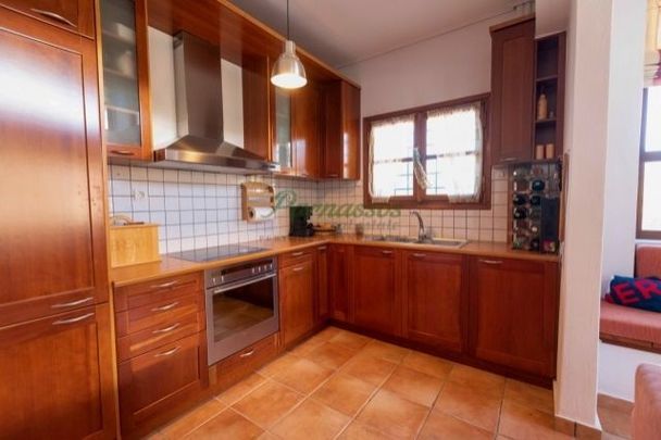 Μονοκατοικία για ενοικίαση Καλύβια (Αράχωβα) - Φωτογραφία 1