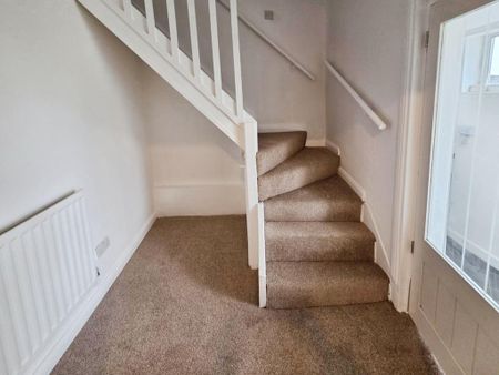 2 bedroom terraced house to rent - Photo 5