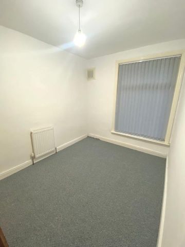 4 Bed Terraced House, Cross Green Lane, LS9 - Photo 3