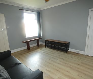 3 bed flat to rent in Sackville Road, Newcastle upon tyne, NE6 - Photo 1