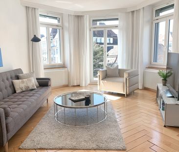 Stilvolle, möblierte 2.5-Zimmer-Wohnung mit Balkon an der Aemtlerstrasse in Zürich Wiedikon - Photo 2
