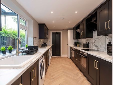 💎 Brand New Premium Ensuite Rooms | £0 Deposit Room 4 - Photo 4