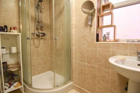 Hewell Road, Barnt Green, Birmingham, Worcestershire, B45 - Photo 5