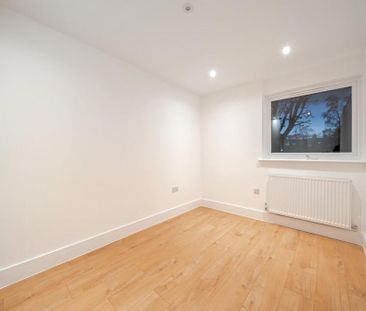 3 bedroom end of terrace house to rent - Photo 4