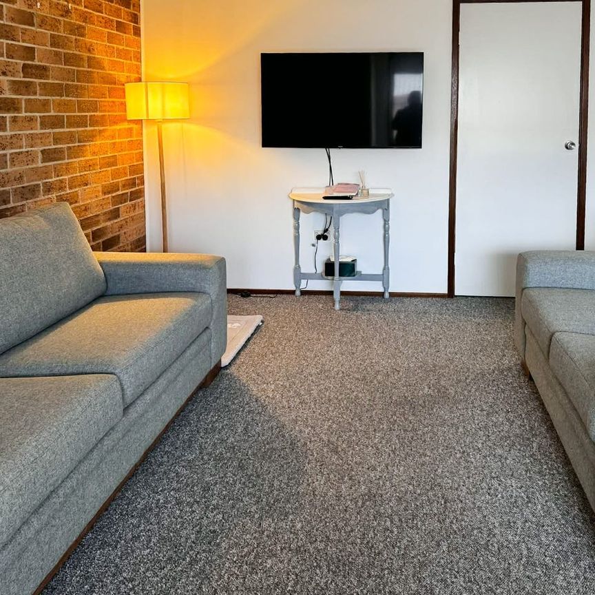 Fully Furnished Unit in Prime East Tamworth Location - Photo 1