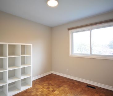 For Lease - 38 Sir Brandiles Place, Markham, Ontario - Photo 4