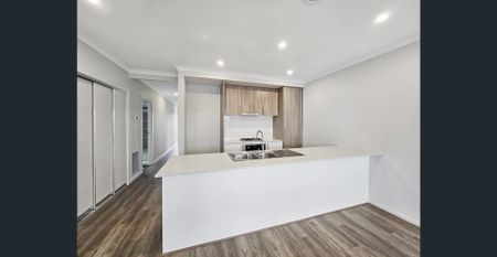 Stunning 4 Bedrooom ! - Photo 4