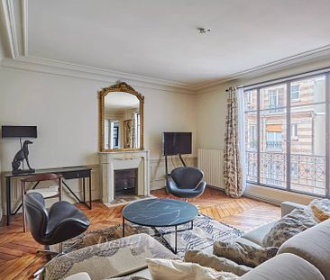 Location appartement, Paris 7ème (75007), 4 pièces, 106.52 m², ref 84697810 - Photo 4