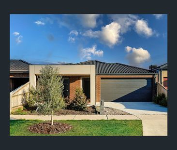 17 Carding St, Truganina, Vic 3029 - Photo 1